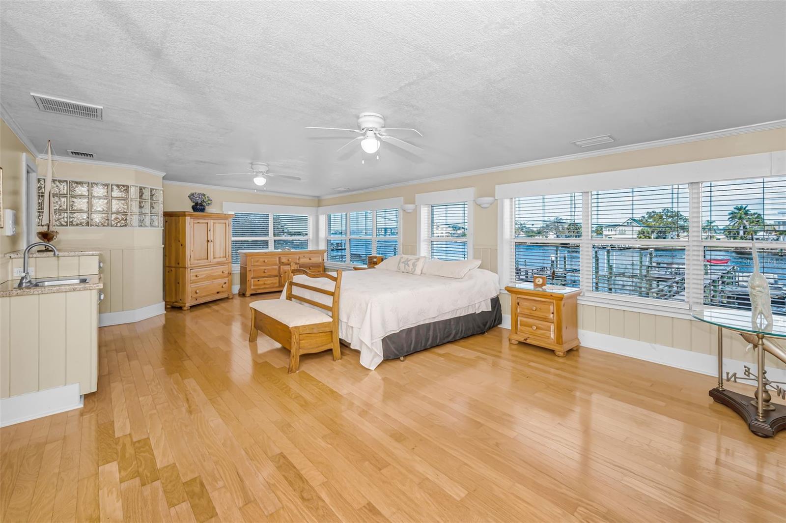 2nd Floor Primary Suite