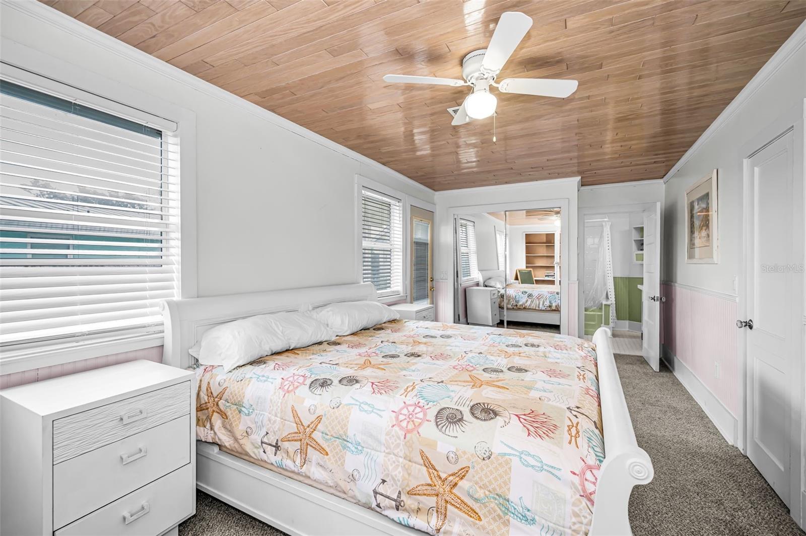 1st Floor Primary suite