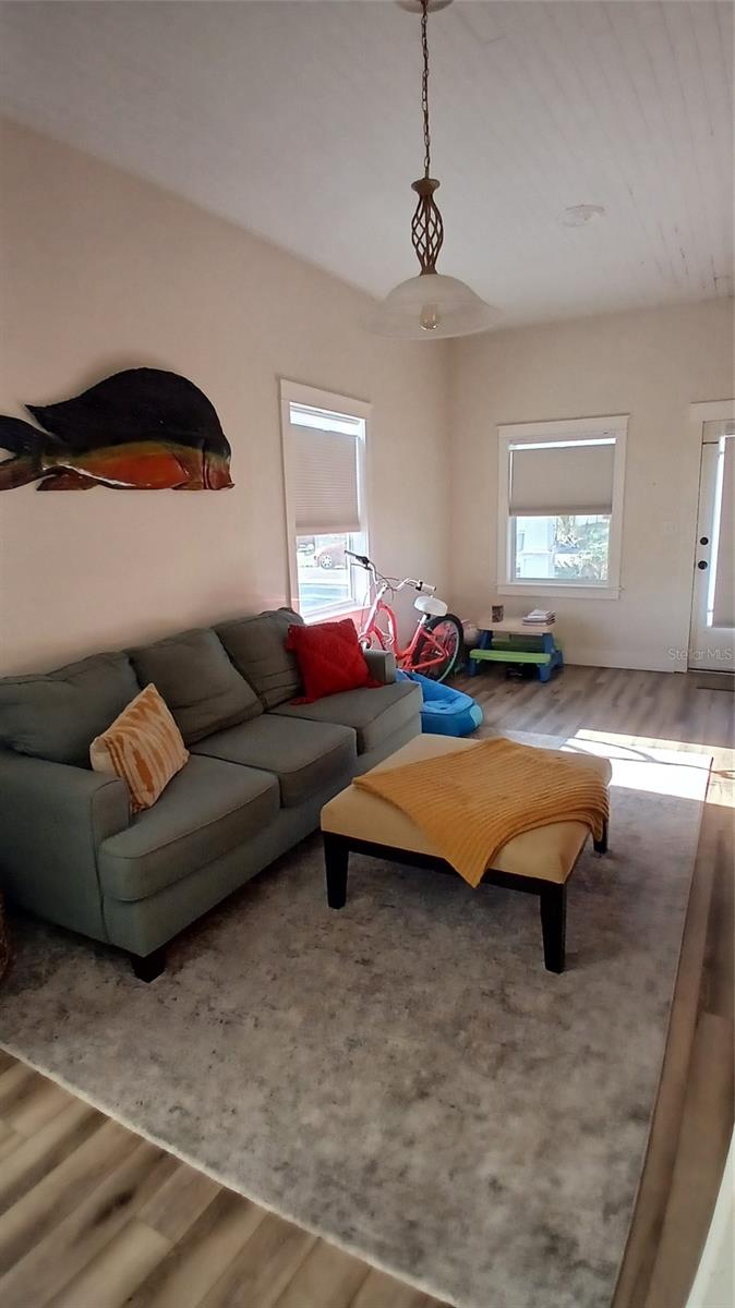 542 DIVISION ST, TARPON SPRINGS, FL, 34689