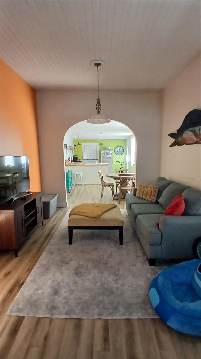 542 DIVISION ST, TARPON SPRINGS, FL, 34689