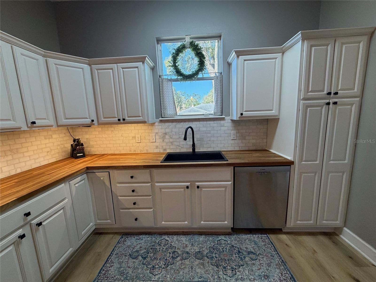 1527 DESS DR, ORLANDO, FL, 32818