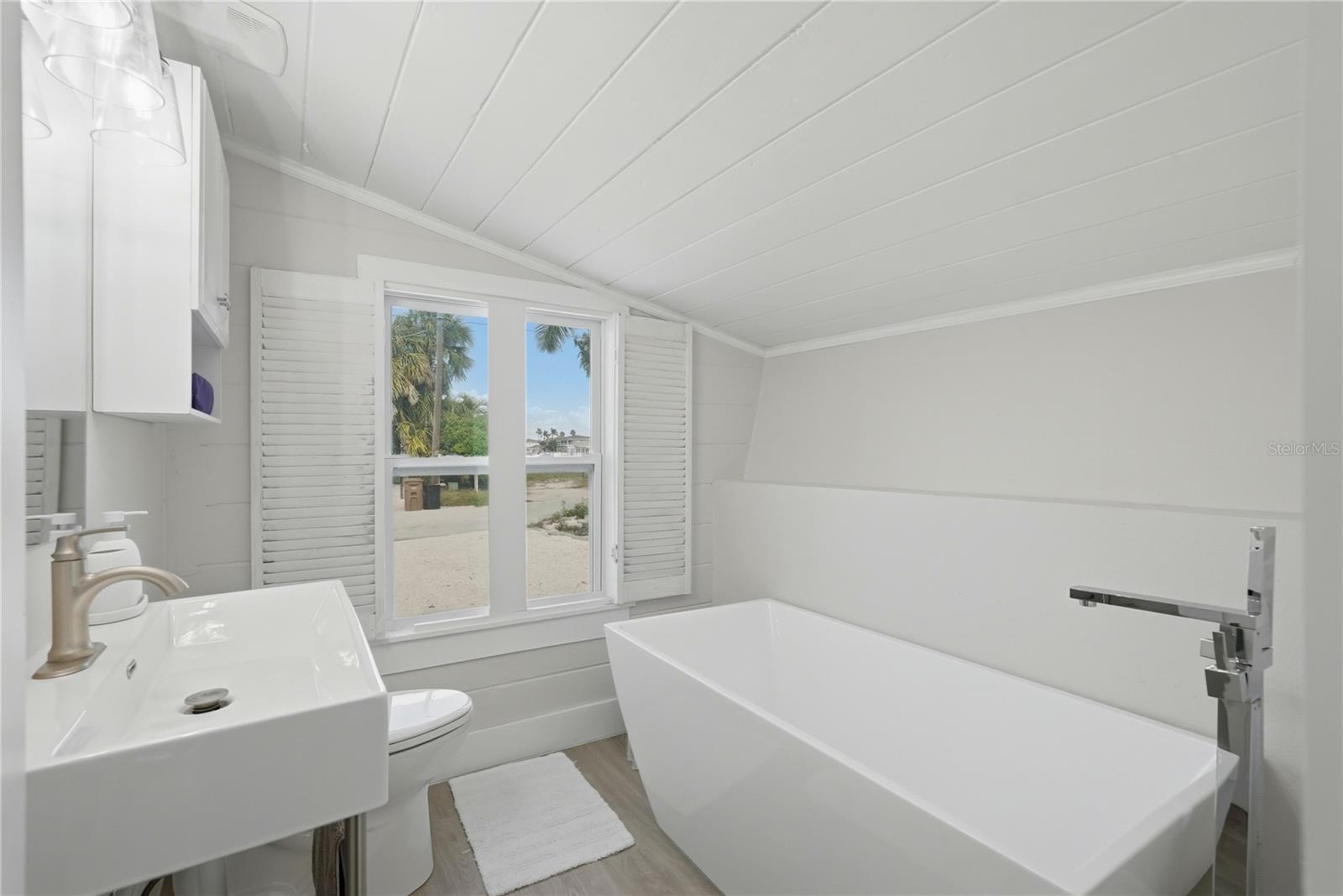 15424 2ND ST E, MADEIRA BEACH, FL, 33708