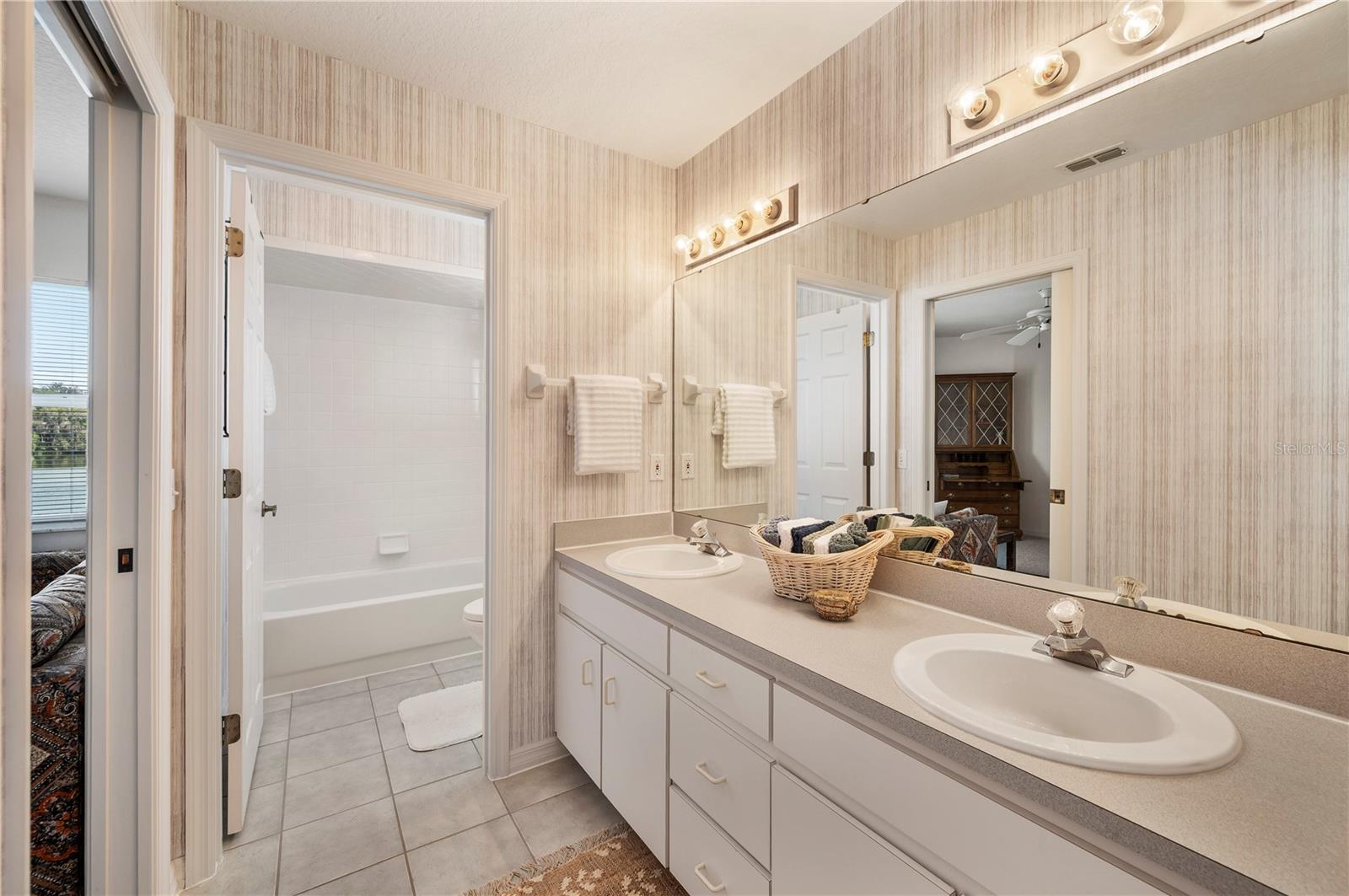 725 PENINSULAR DR, LAKELAND, FL, 33813