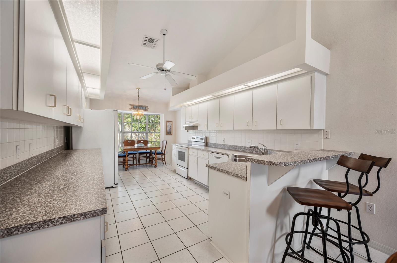 725 PENINSULAR DR, LAKELAND, FL, 33813