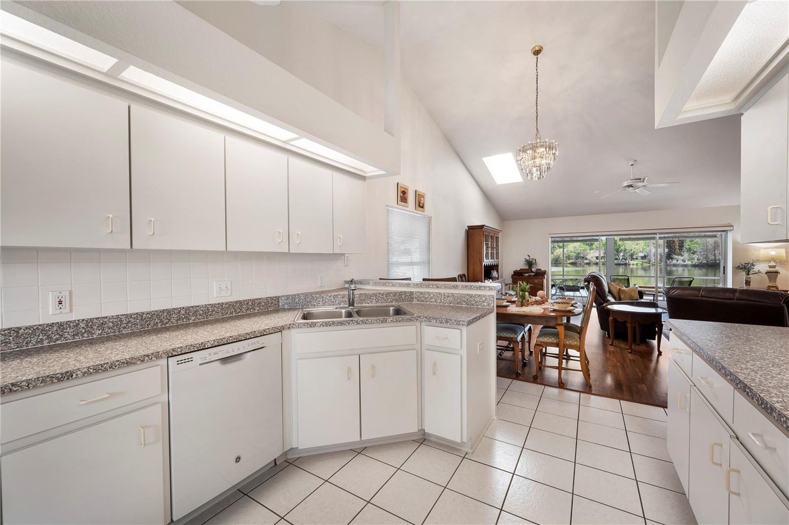 725 PENINSULAR DR, LAKELAND, FL, 33813