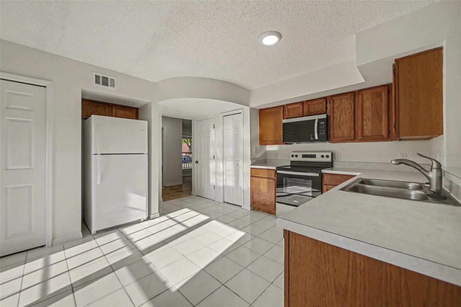 1054 ROYAL OAKS DR, APOPKA, FL, 32703