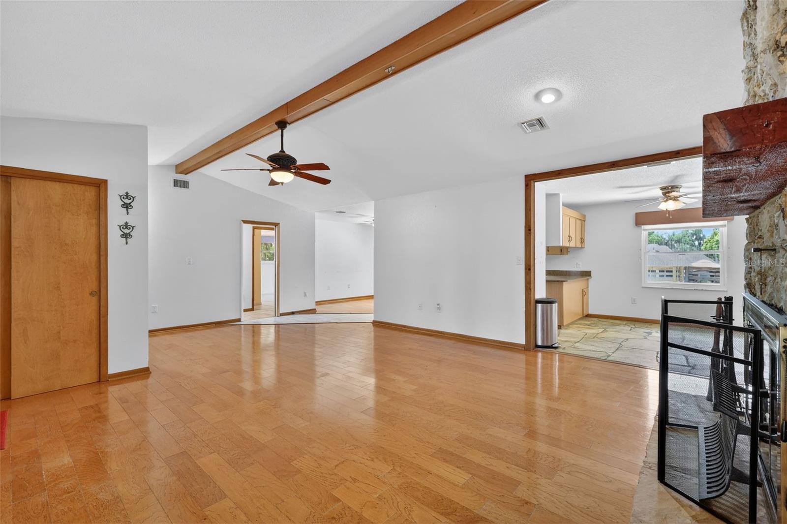 50 W COURT DR, EUSTIS, FL, 32726