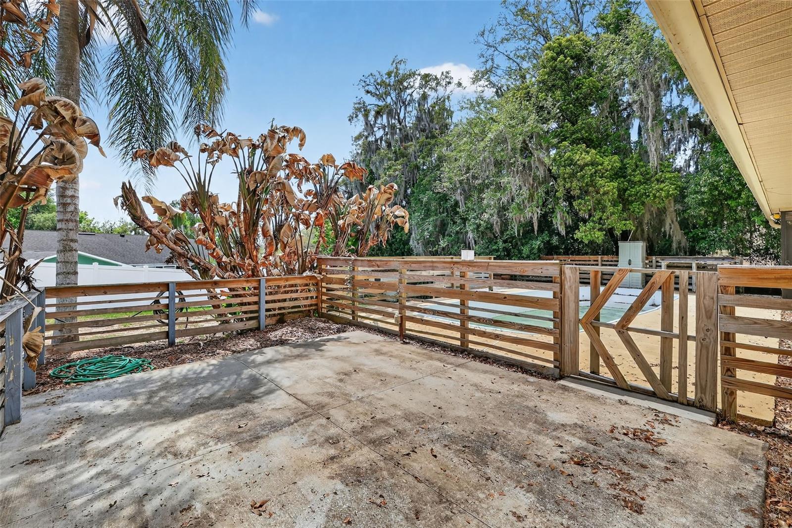 50 W COURT DR, EUSTIS, FL, 32726
