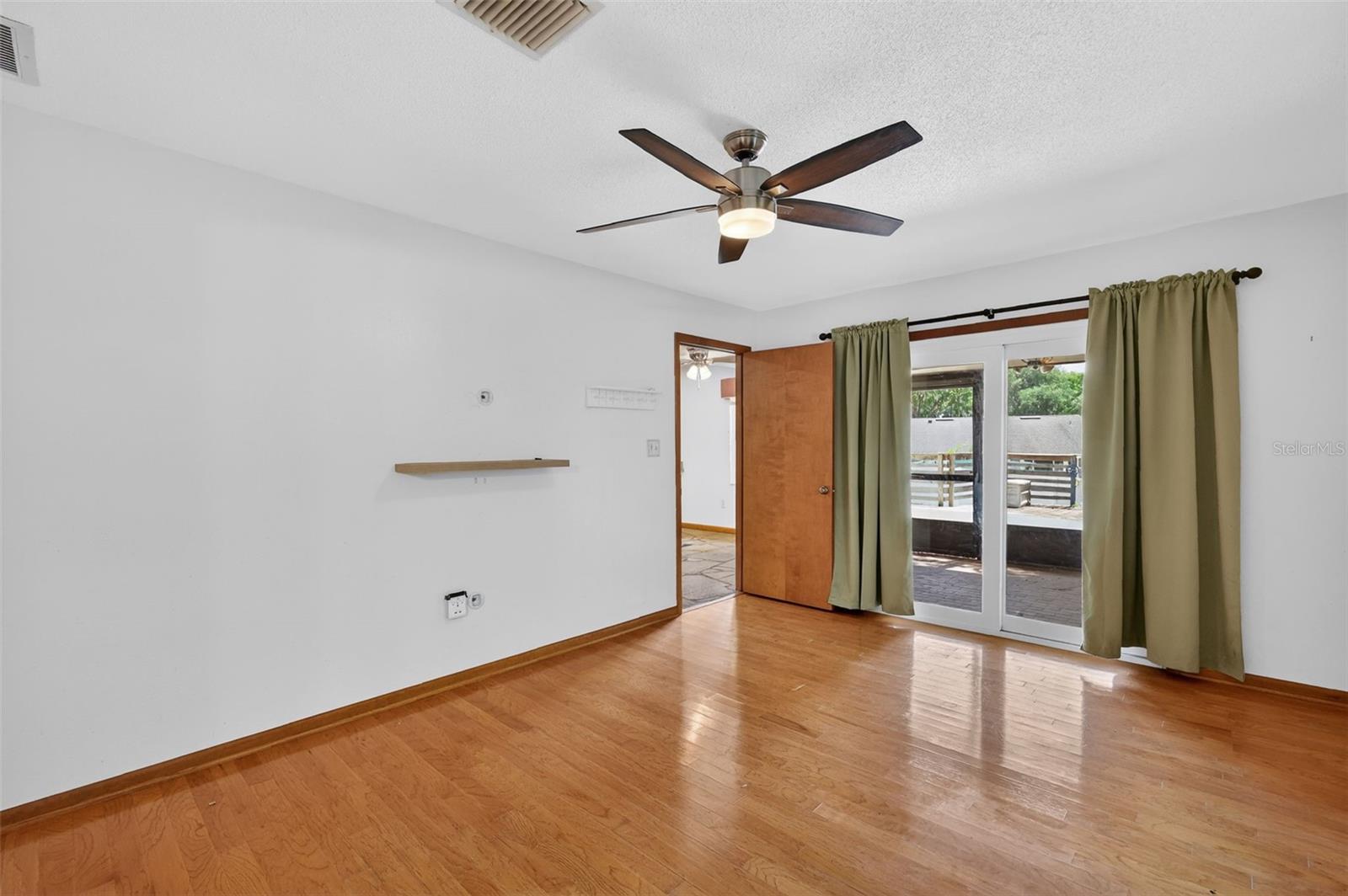 50 W COURT DR, EUSTIS, FL, 32726