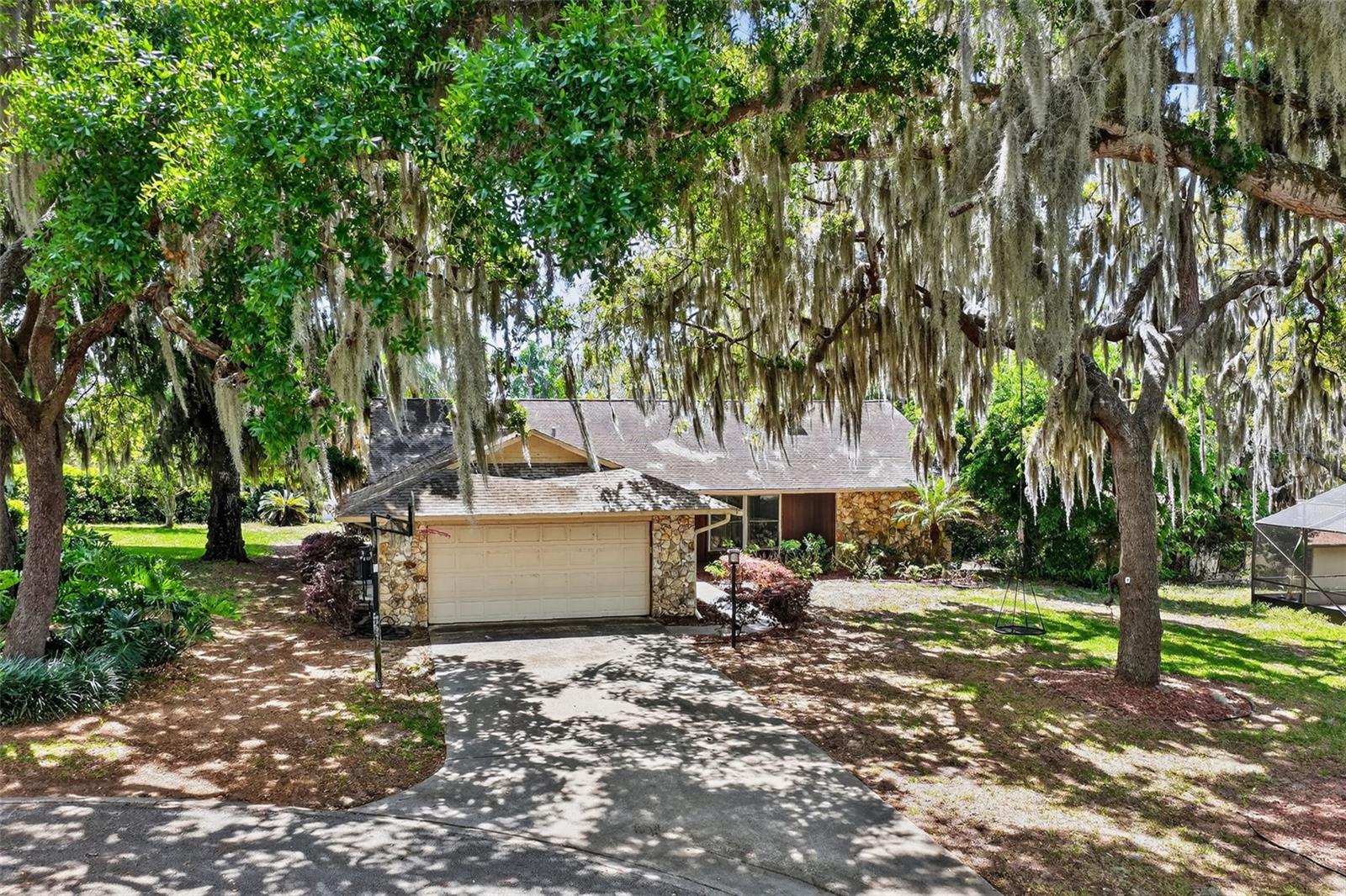 50 W COURT DR, EUSTIS, FL, 32726