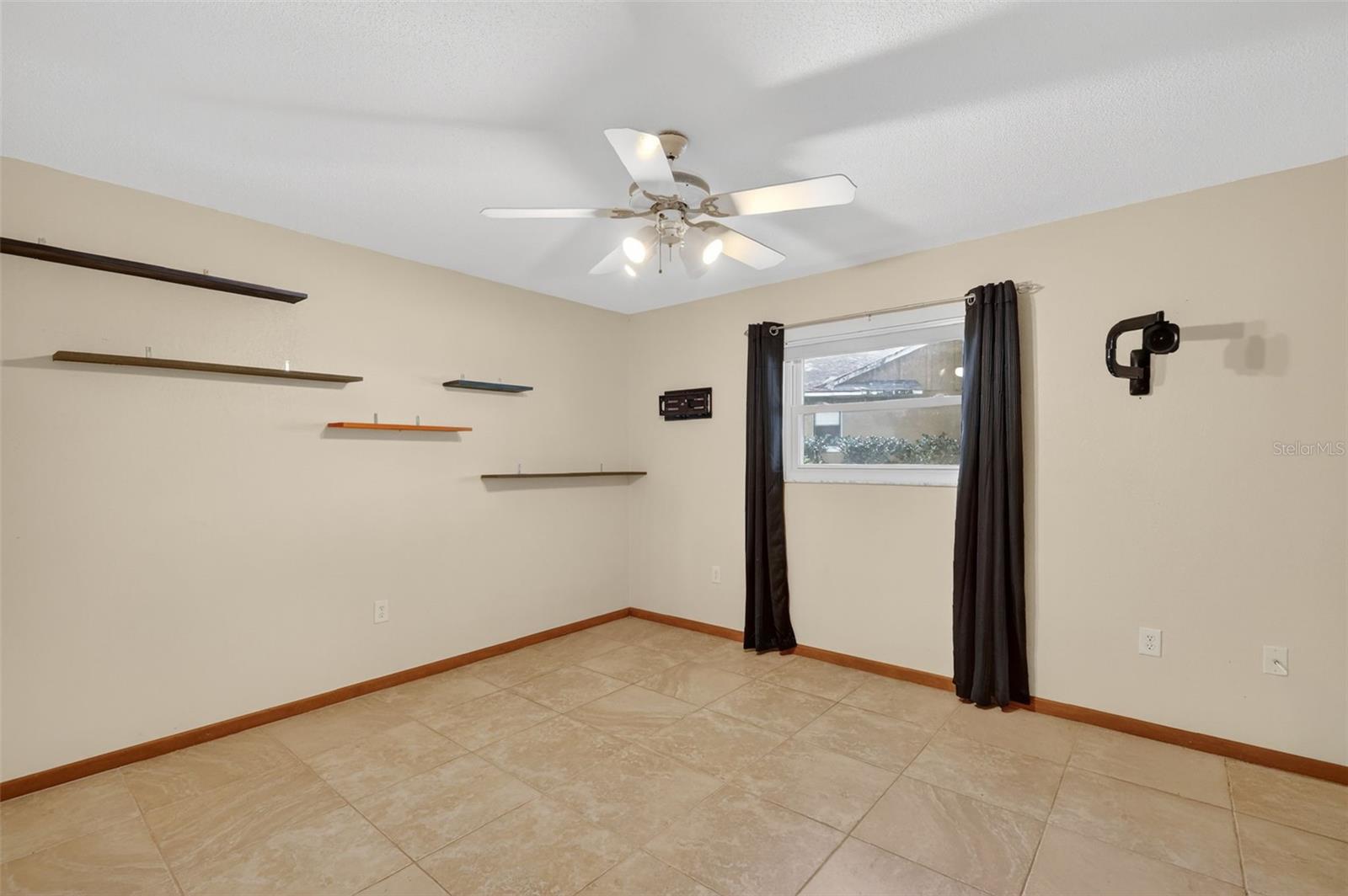 50 W COURT DR, EUSTIS, FL, 32726