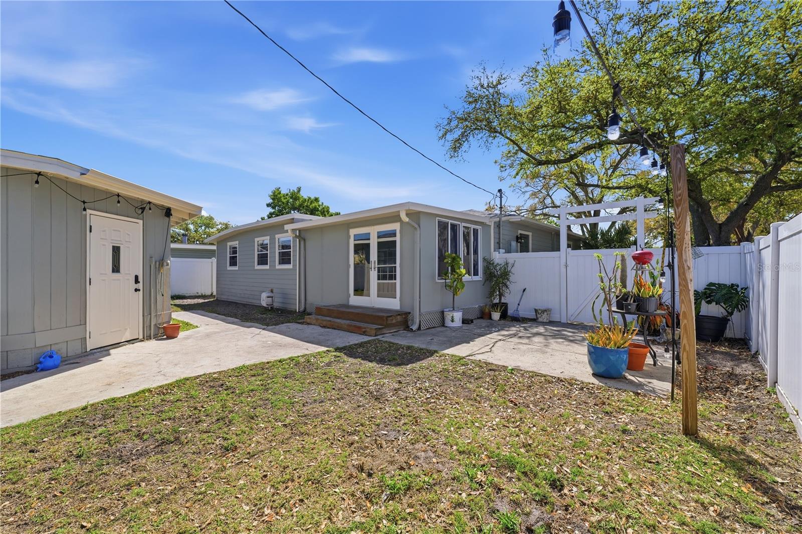 733 61ST AVE NE, ST PETERSBURG, FL, 33703