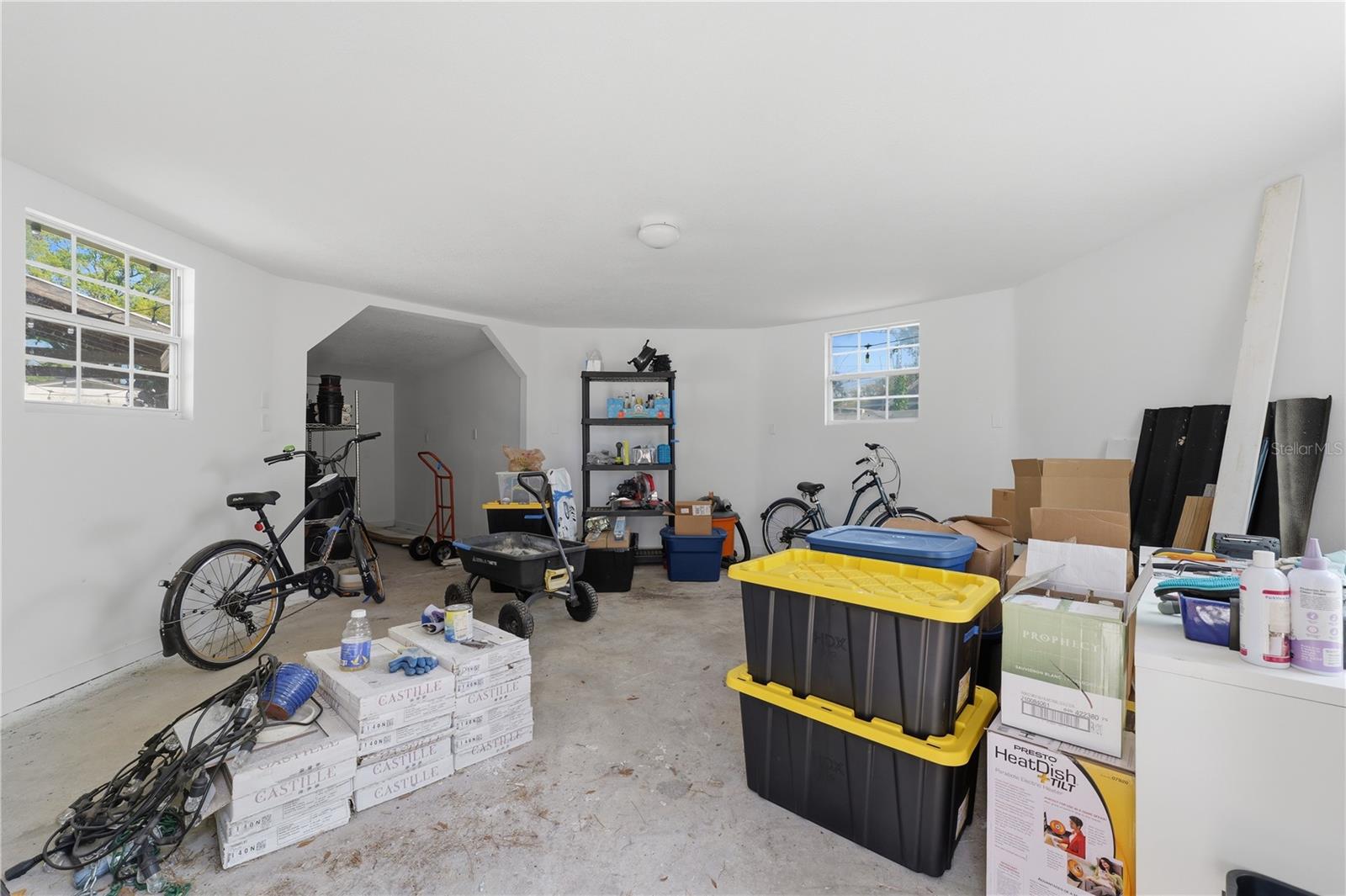 733 61ST AVE NE, ST PETERSBURG, FL, 33703