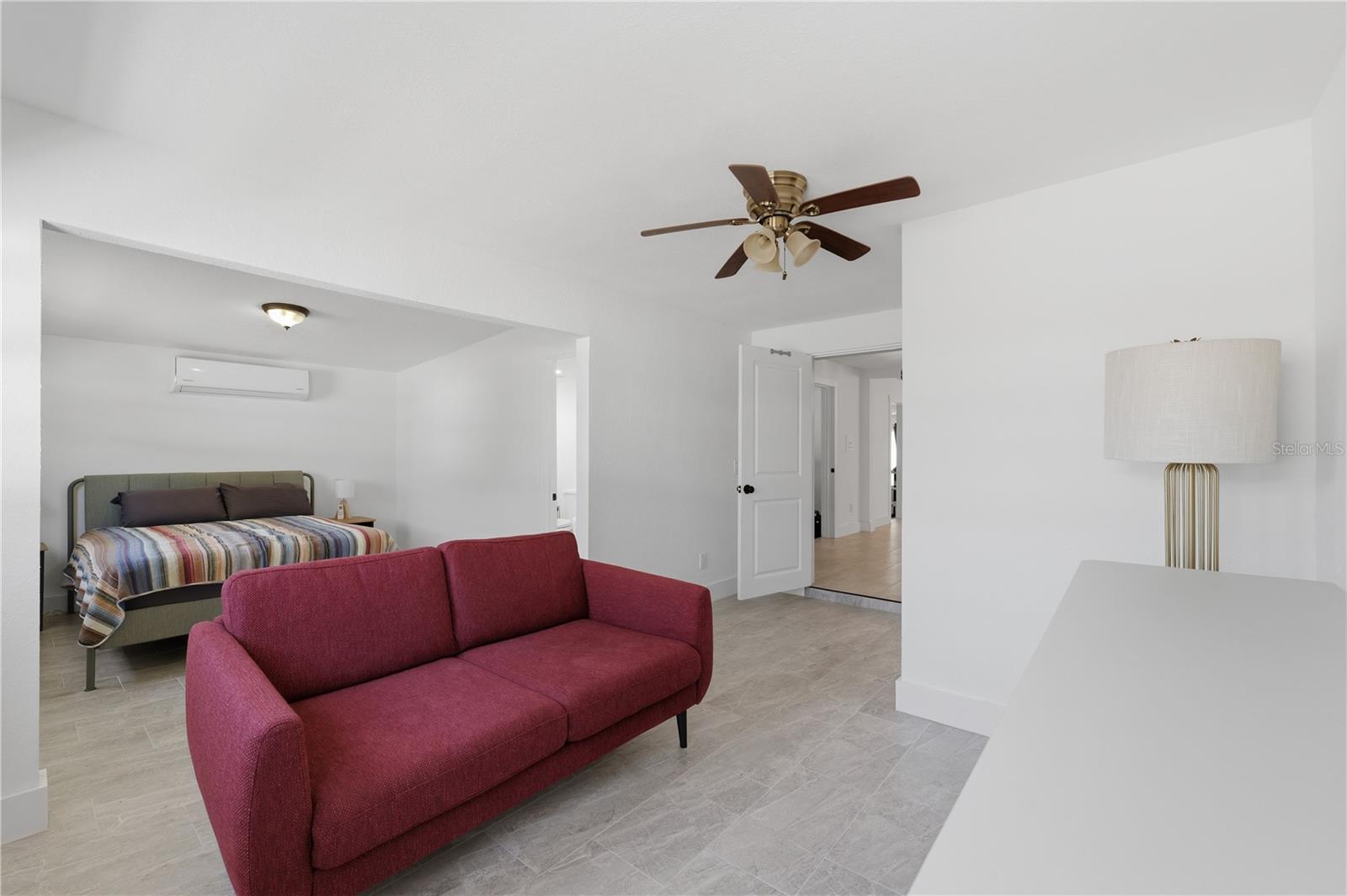 733 61ST AVE NE, ST PETERSBURG, FL, 33703