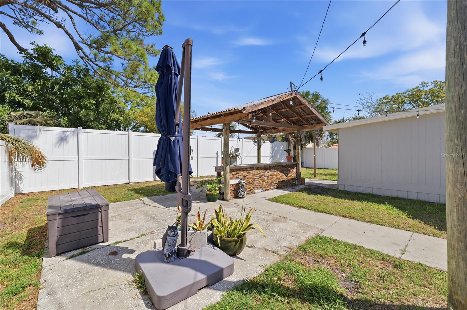 733 61ST AVE NE, ST PETERSBURG, FL, 33703