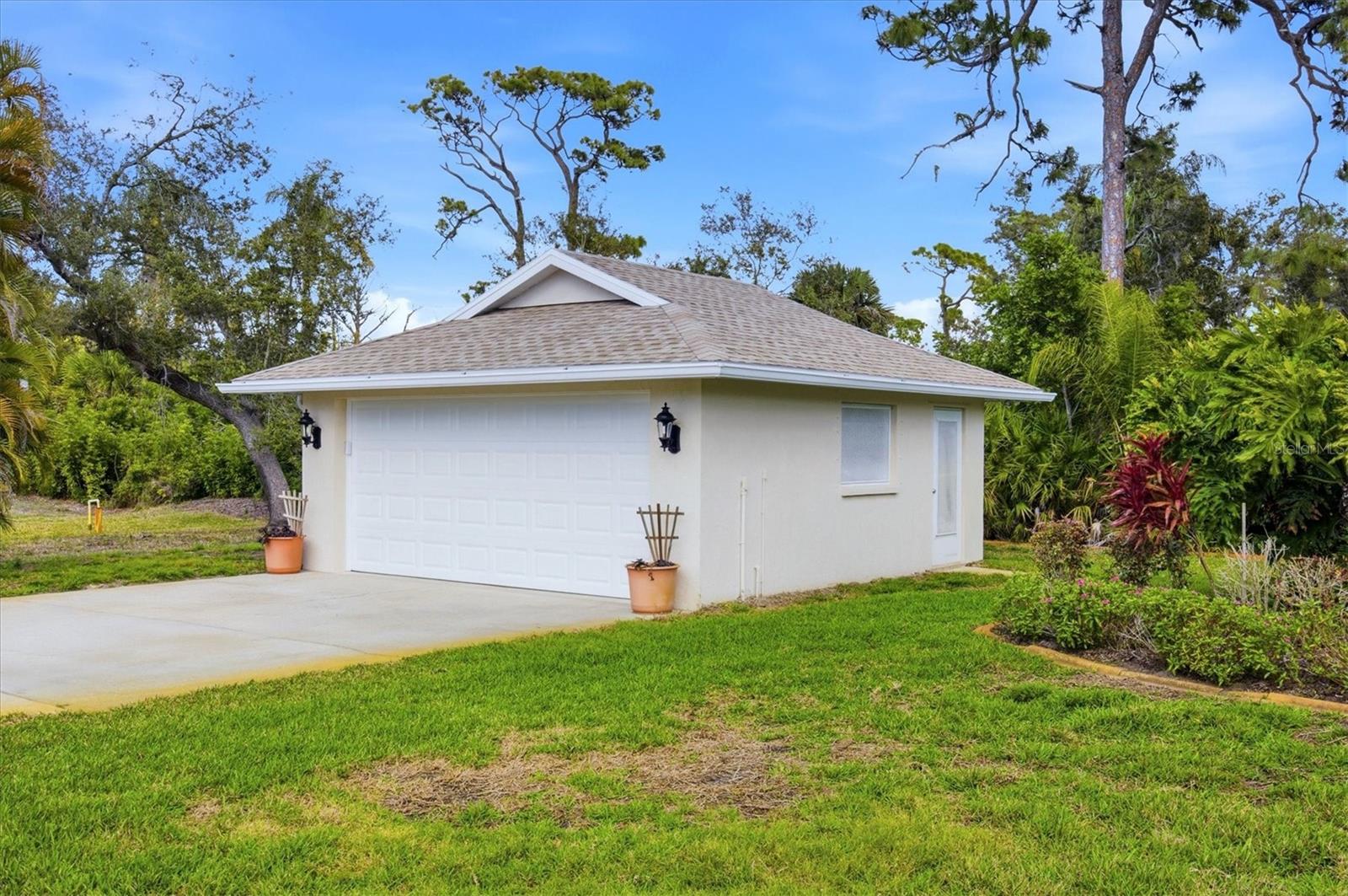 2075 LEMON AVE, ENGLEWOOD, FL, 34223