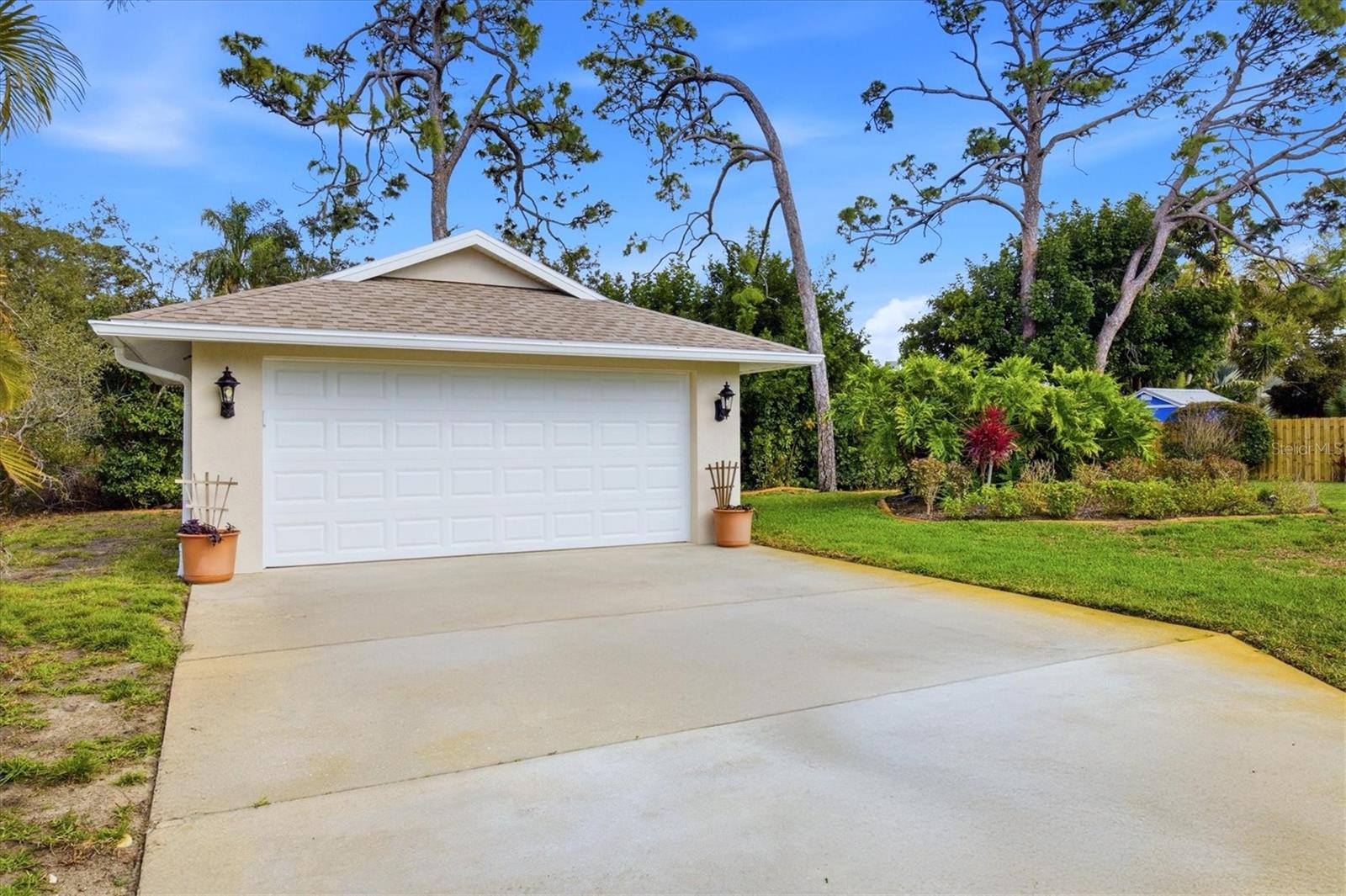 2075 LEMON AVE, ENGLEWOOD, FL, 34223