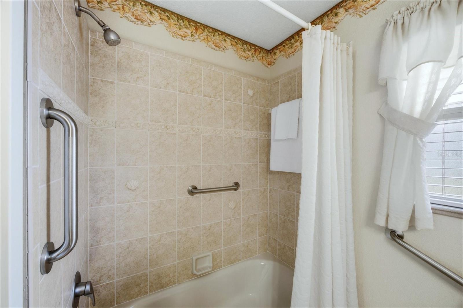 2075 LEMON AVE, ENGLEWOOD, FL, 34223