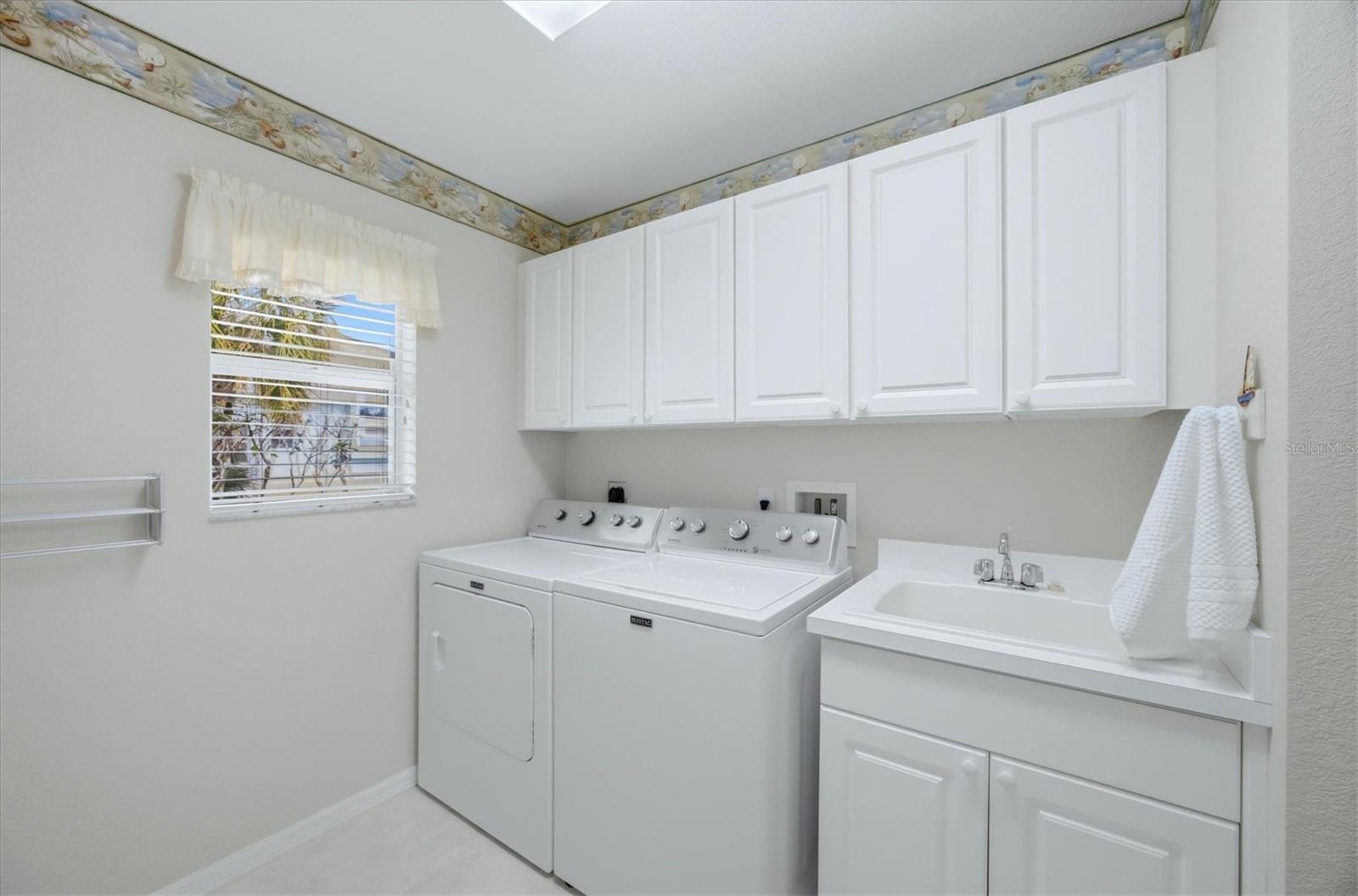 2075 LEMON AVE, ENGLEWOOD, FL, 34223