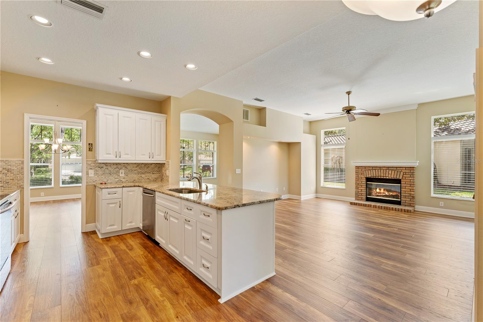 17918 HOLLY BROOK DR, TAMPA, FL, 33647