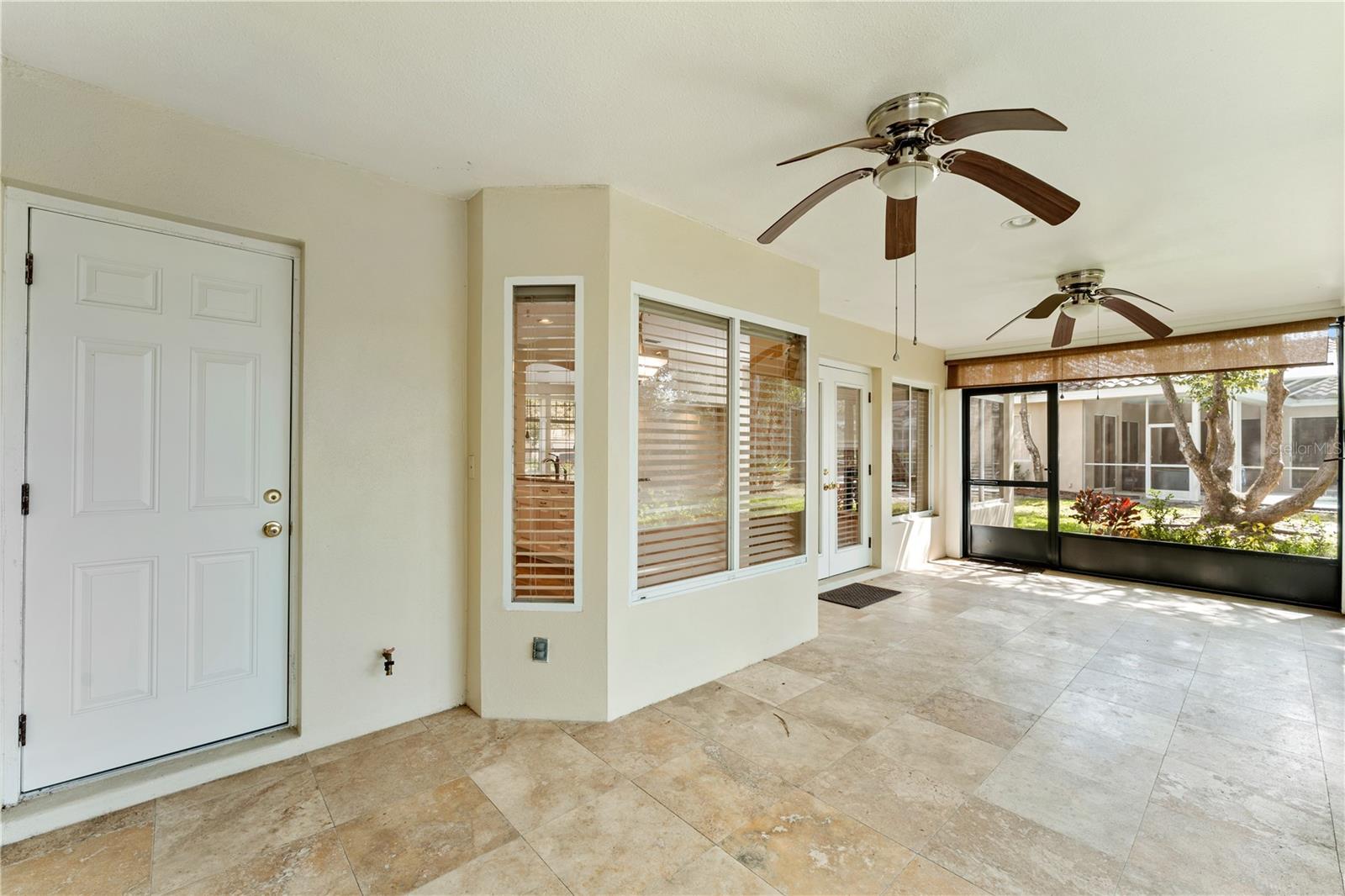 17918 HOLLY BROOK DR, TAMPA, FL, 33647