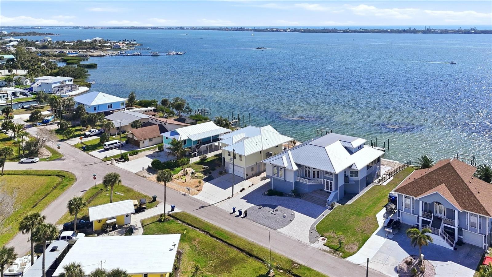 905 CHAPIN BLVD, ENGLEWOOD, FL, 34223