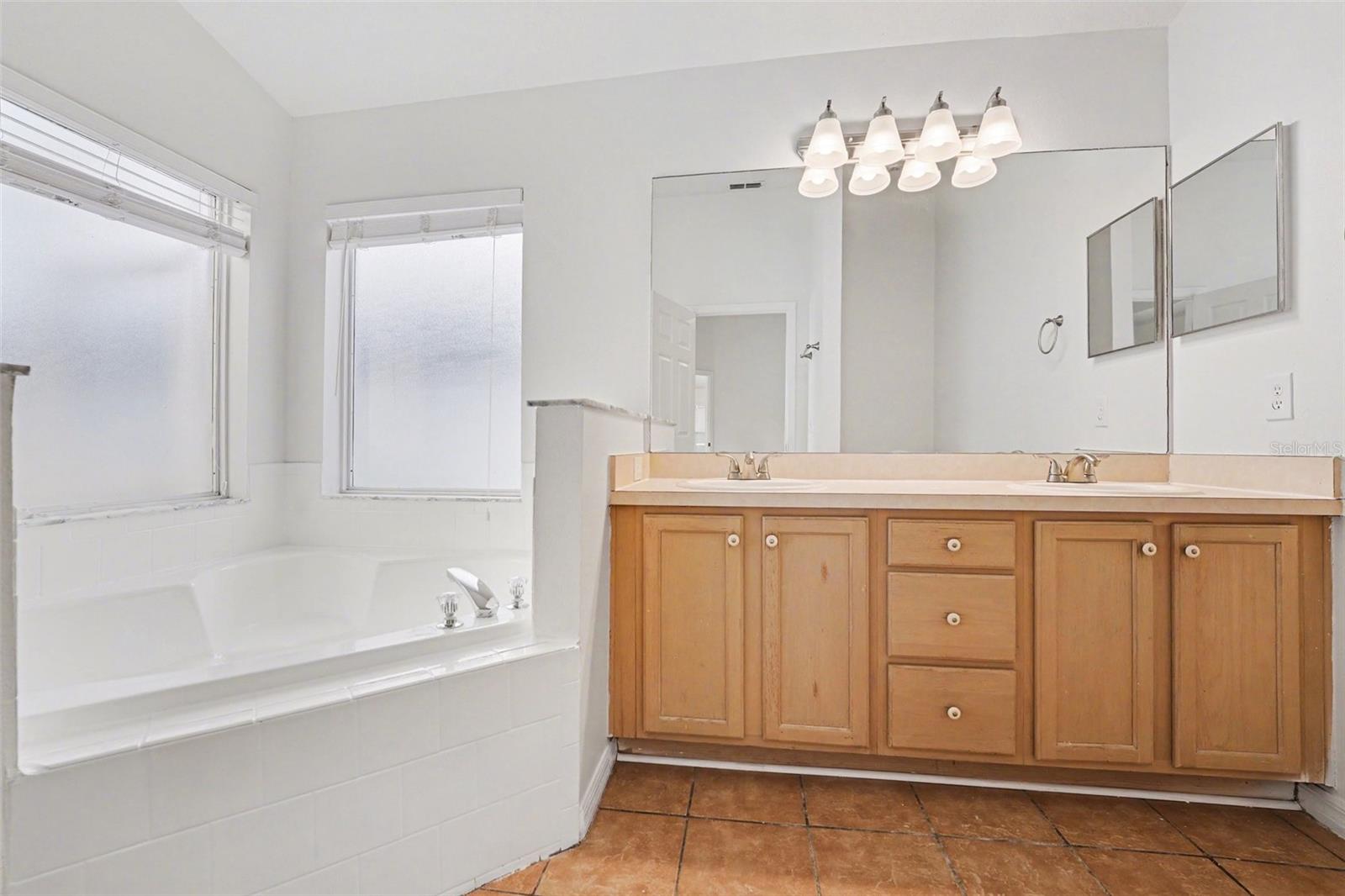 1144 JAYBEE AVE, DAVENPORT, FL, 33897