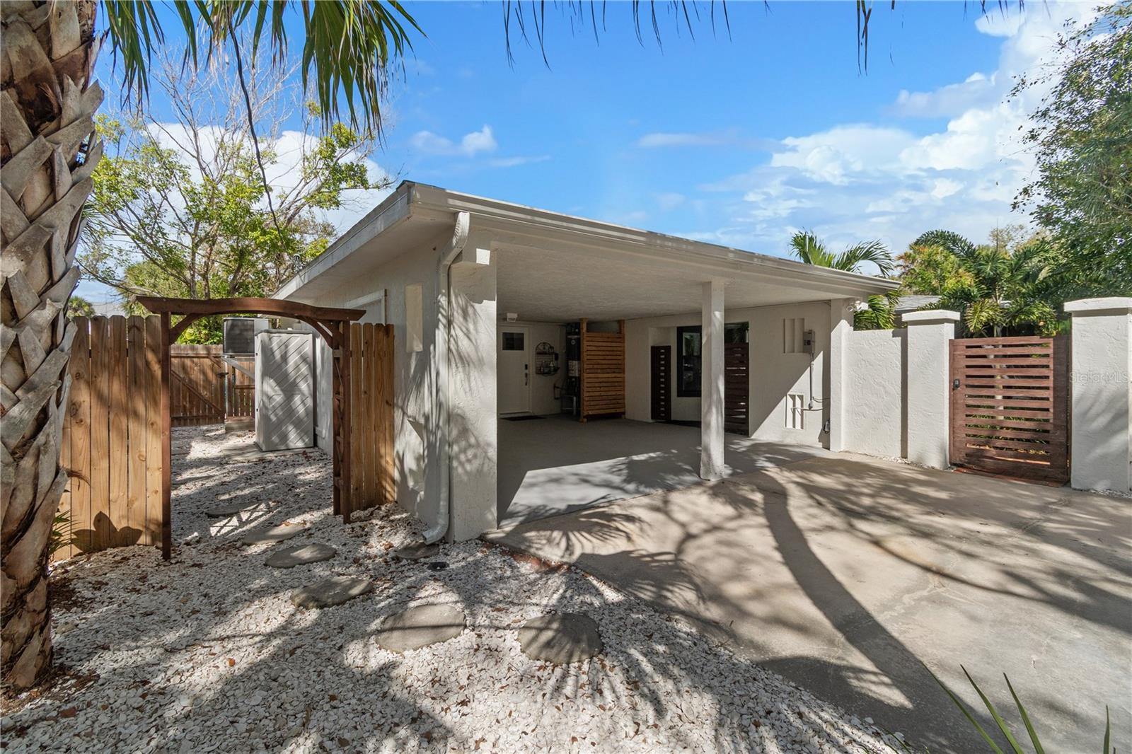157 GARDEN LN, SARASOTA, FL, 34242