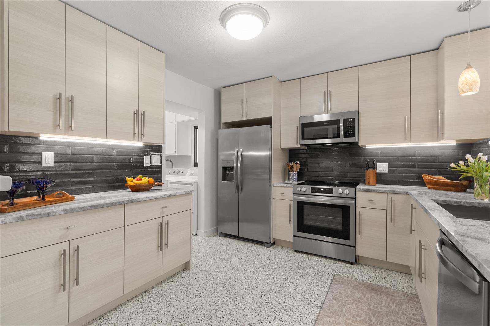 157 GARDEN LN, SARASOTA, FL, 34242