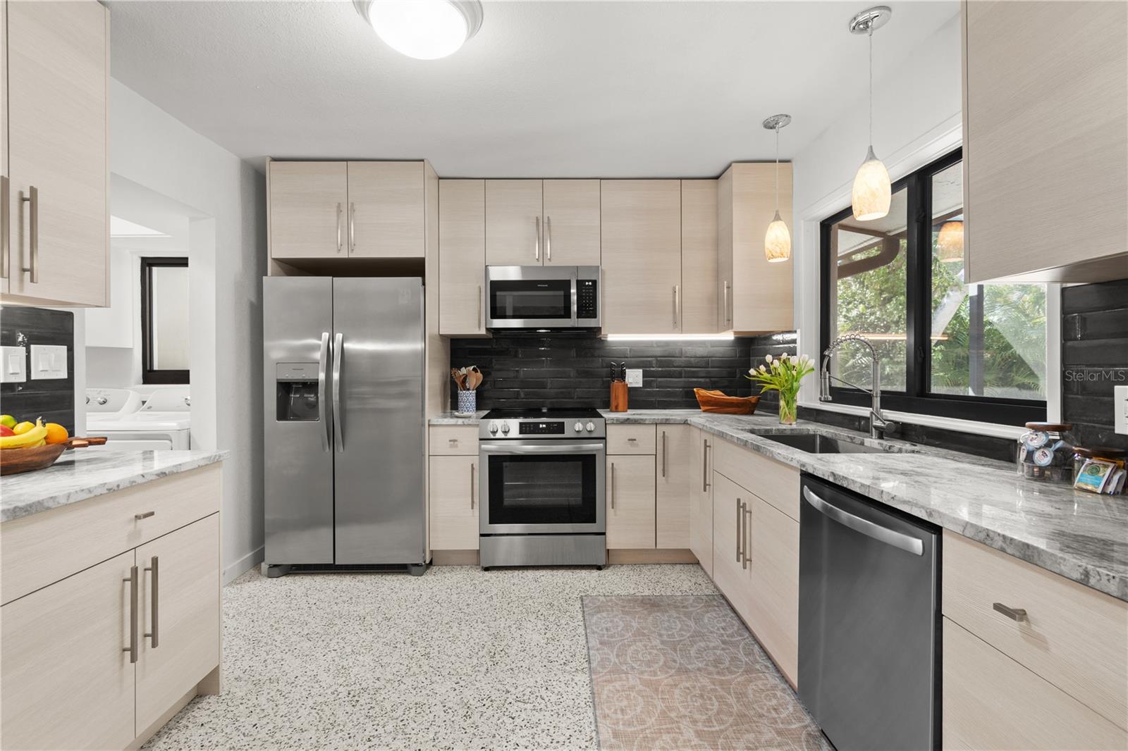 157 GARDEN LN, SARASOTA, FL, 34242