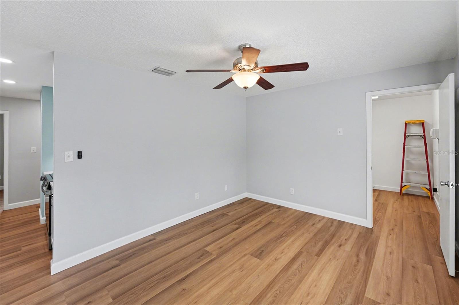 9605 N EDISON AVE, TAMPA, FL, 33612