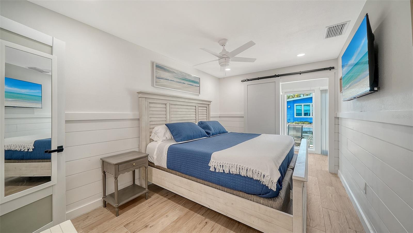 729 SAINT JUDES DR S #3, LONGBOAT KEY, FL, 34228
