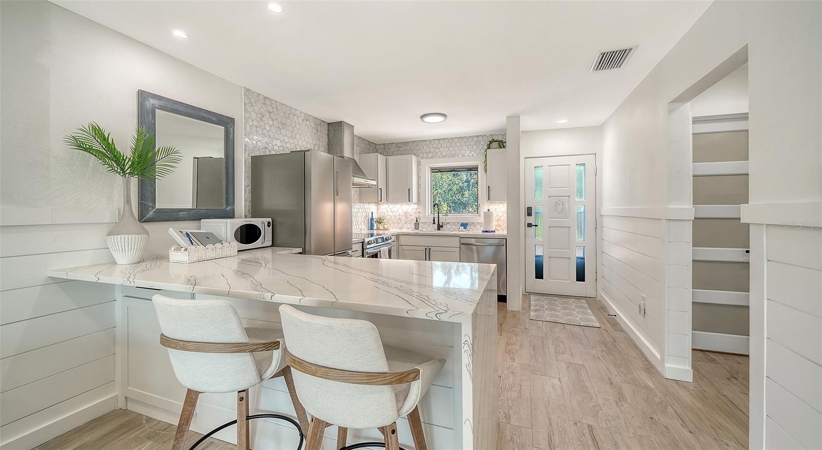 729 SAINT JUDES DR S #3, LONGBOAT KEY, FL, 34228