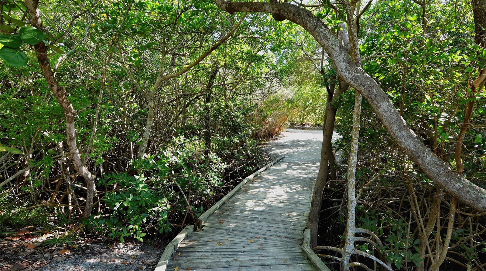 729 SAINT JUDES DR S #3, LONGBOAT KEY, FL, 34228