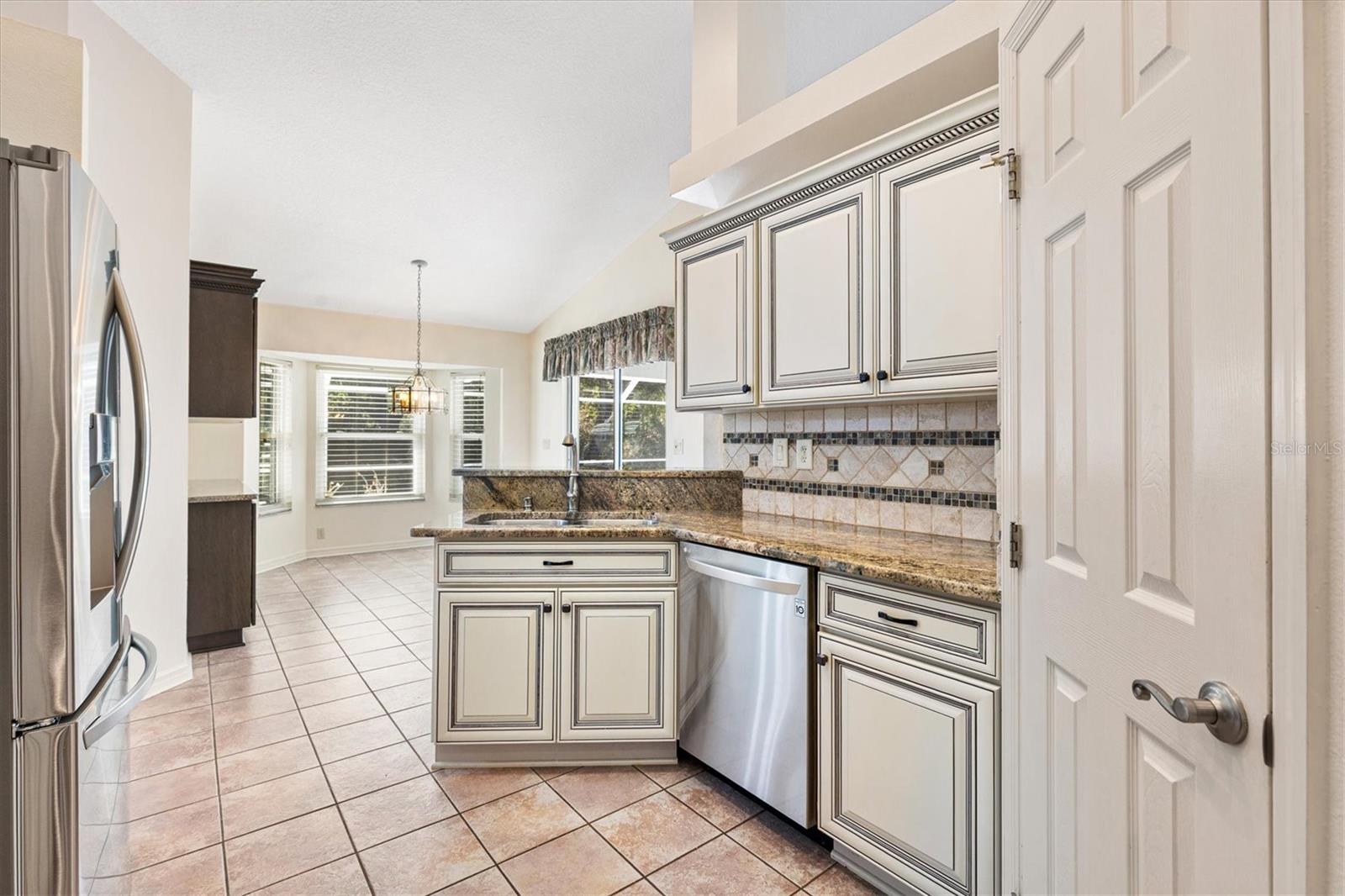 5312 GREENS DR, LADY LAKE, FL, 32159