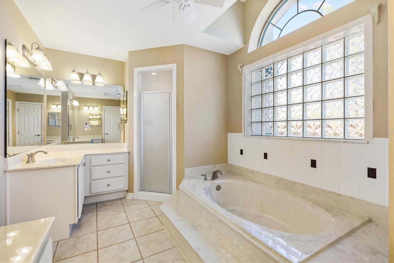 5312 GREENS DR, LADY LAKE, FL, 32159