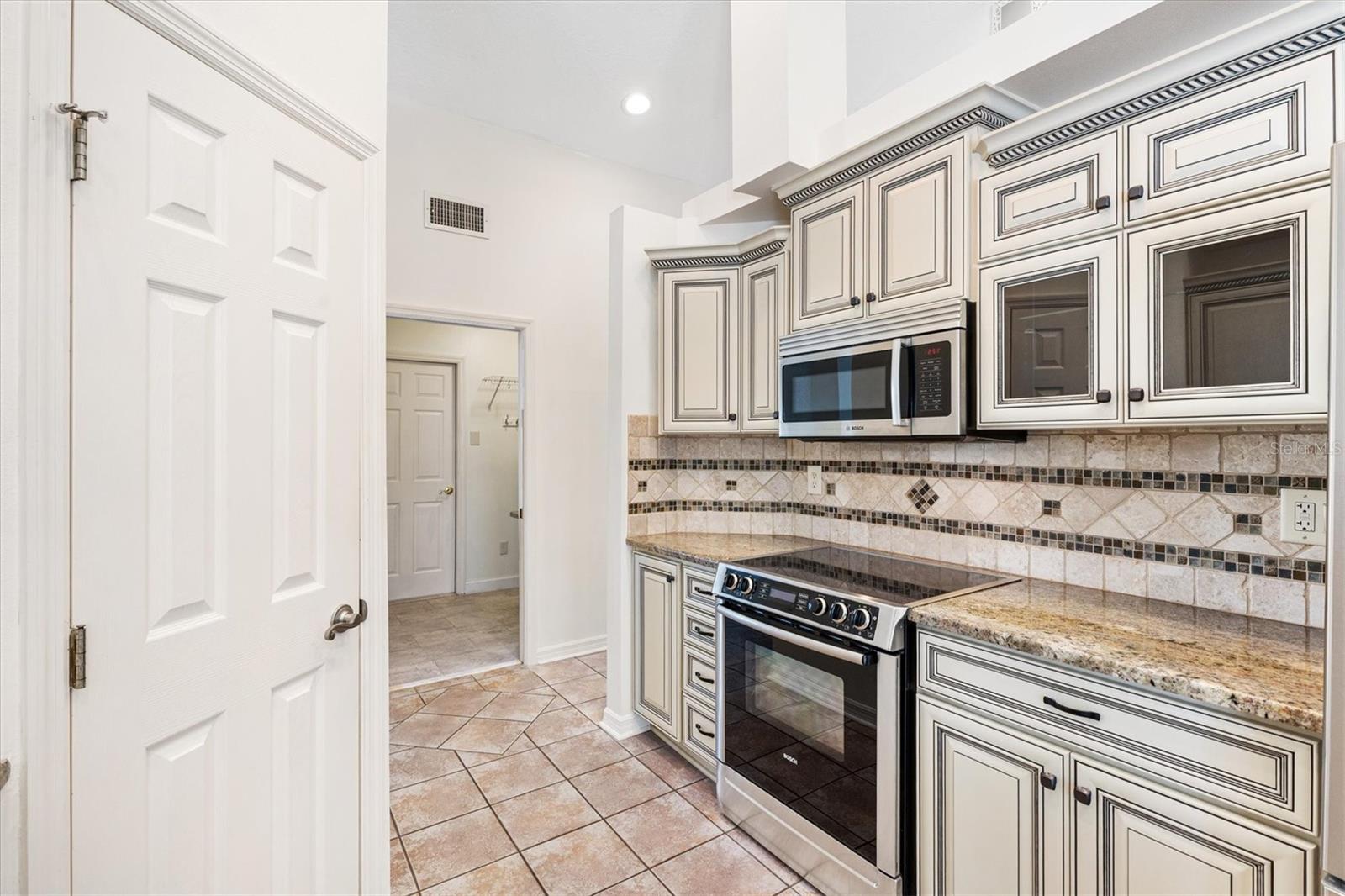 5312 GREENS DR, LADY LAKE, FL, 32159