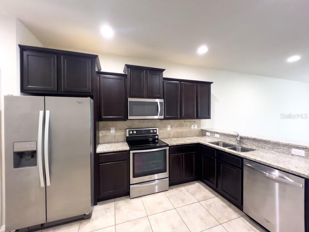 4812 WHITE SANDERLING CT, TAMPA, FL, 33619