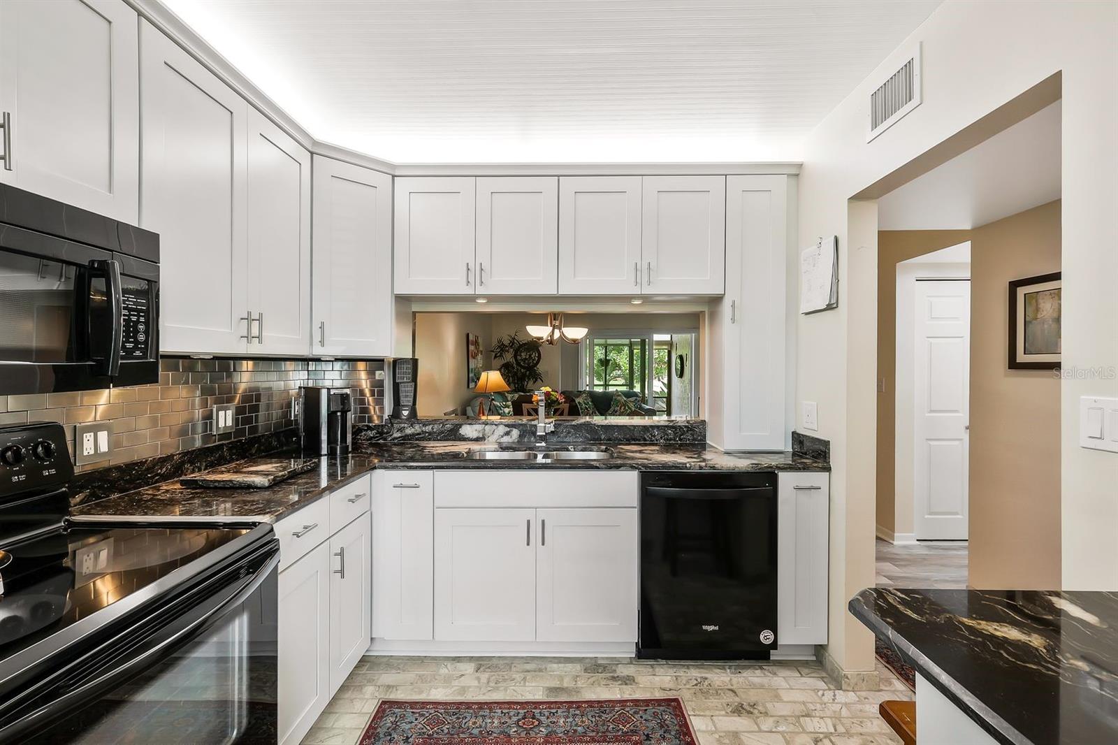 9290 LAKE PARK DR #104, FORT MYERS, FL, 33919