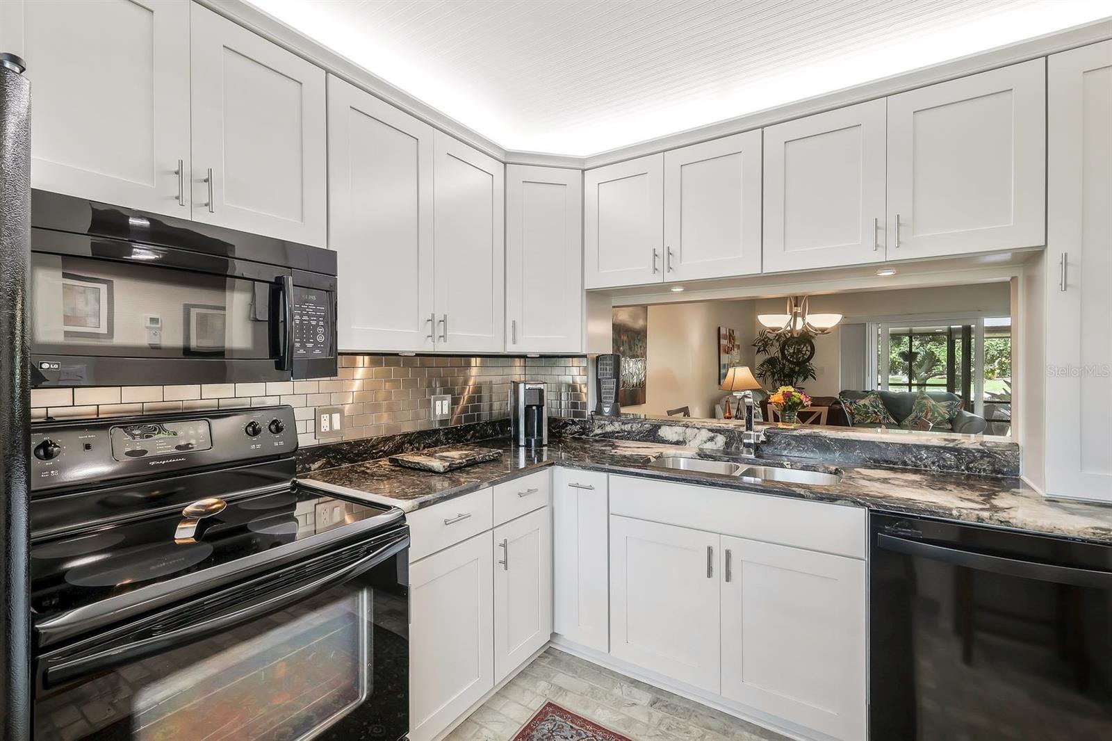 9290 LAKE PARK DR #104, FORT MYERS, FL, 33919