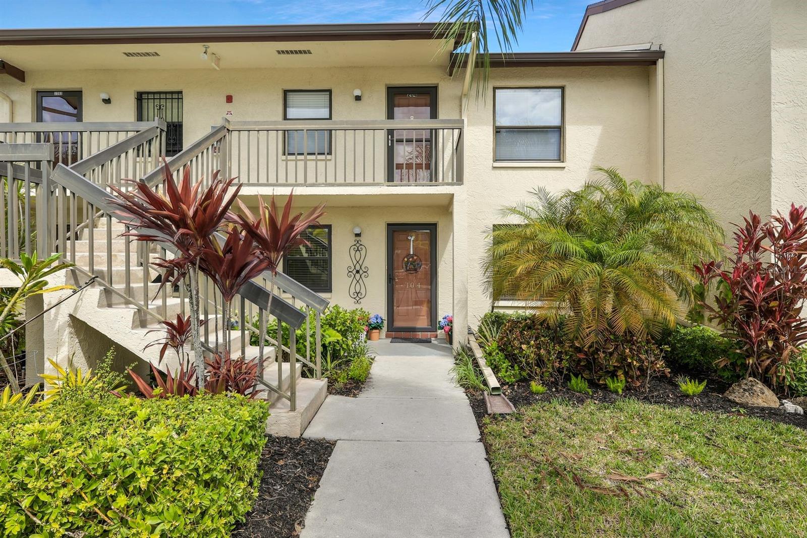 9290 LAKE PARK DR #104, FORT MYERS, FL, 33919