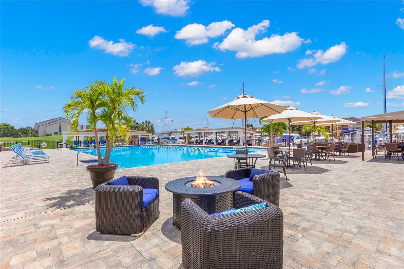 6300 PASADENA POINT BLVD #10, GULFPORT, FL, 33707