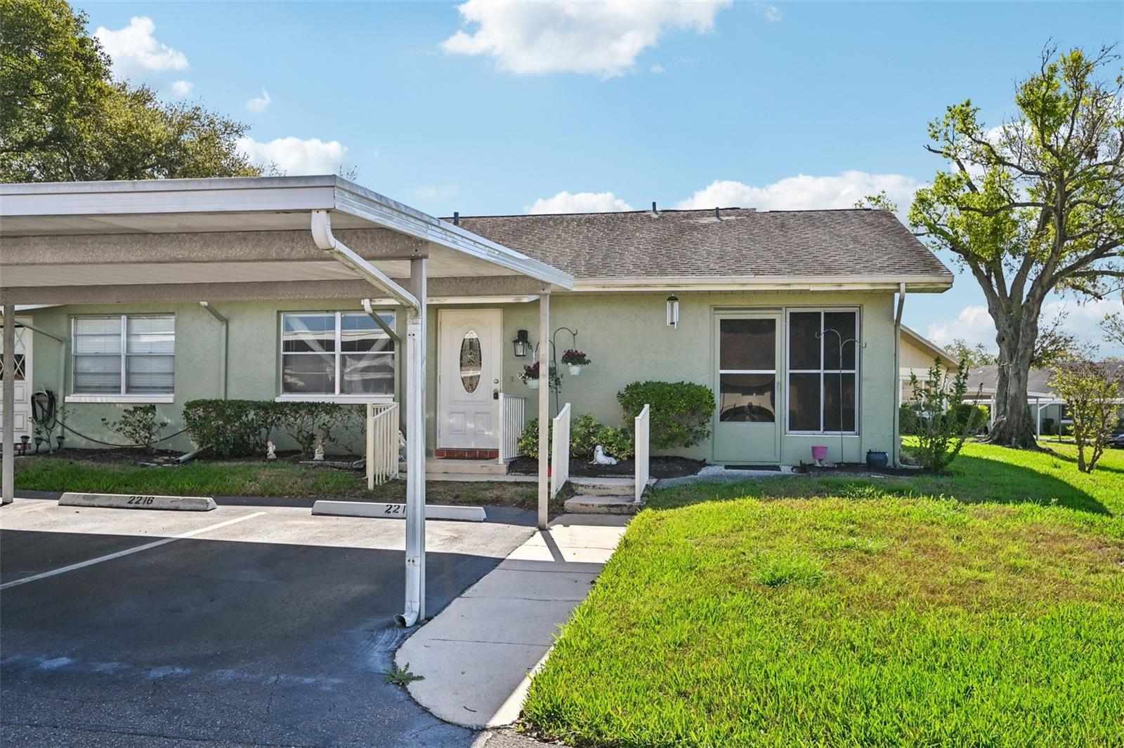 2216 GRENADIER DR, SUN CITY CENTER, FL, 33573