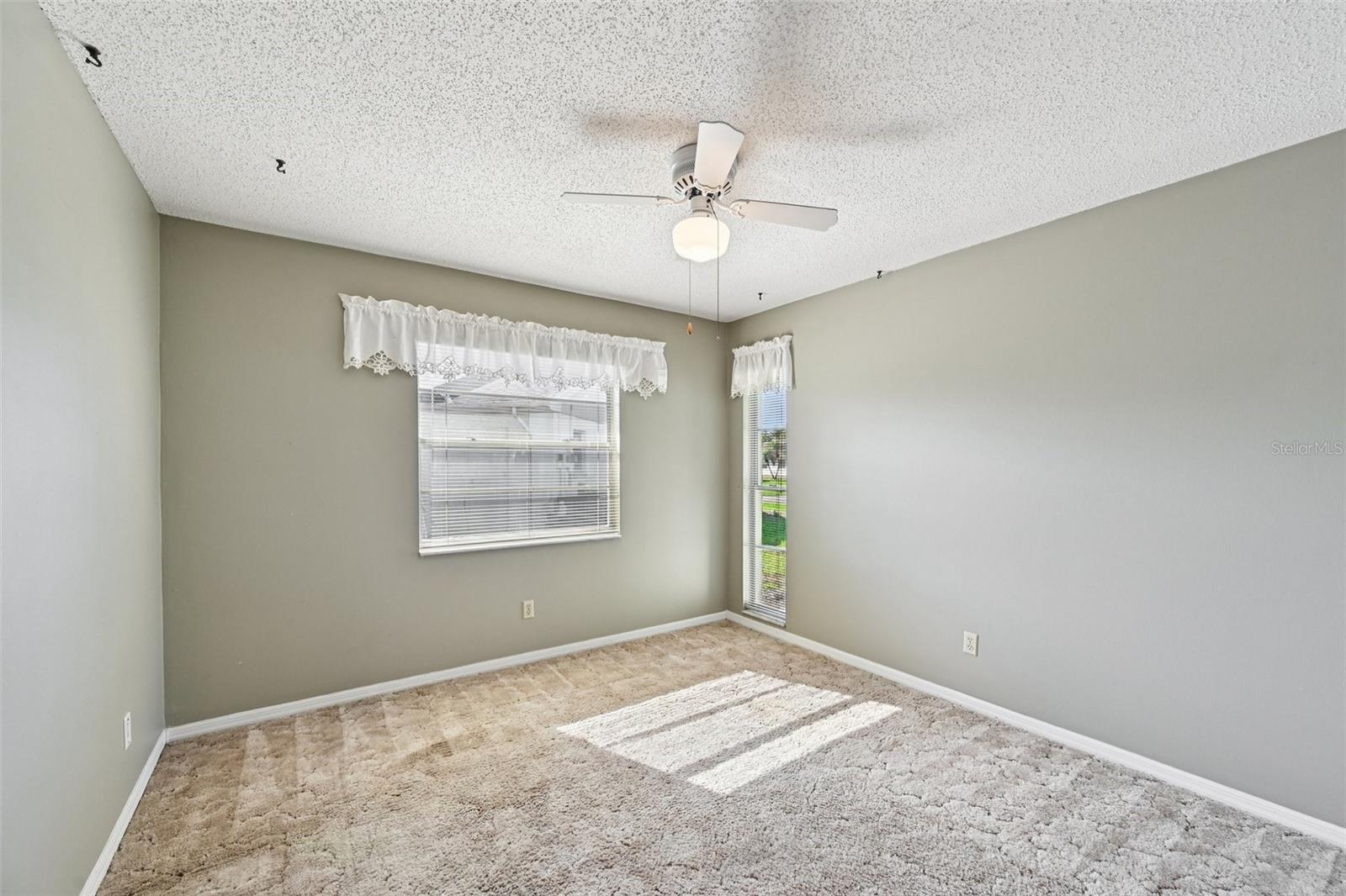 2216 GRENADIER DR, SUN CITY CENTER, FL, 33573