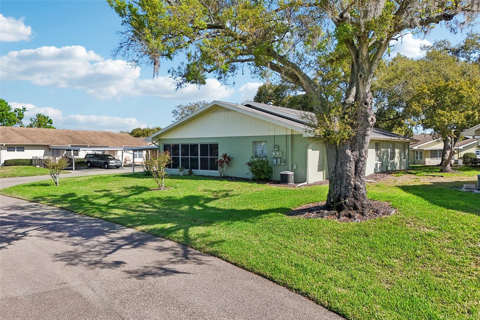 2216 GRENADIER DR, SUN CITY CENTER, FL, 33573