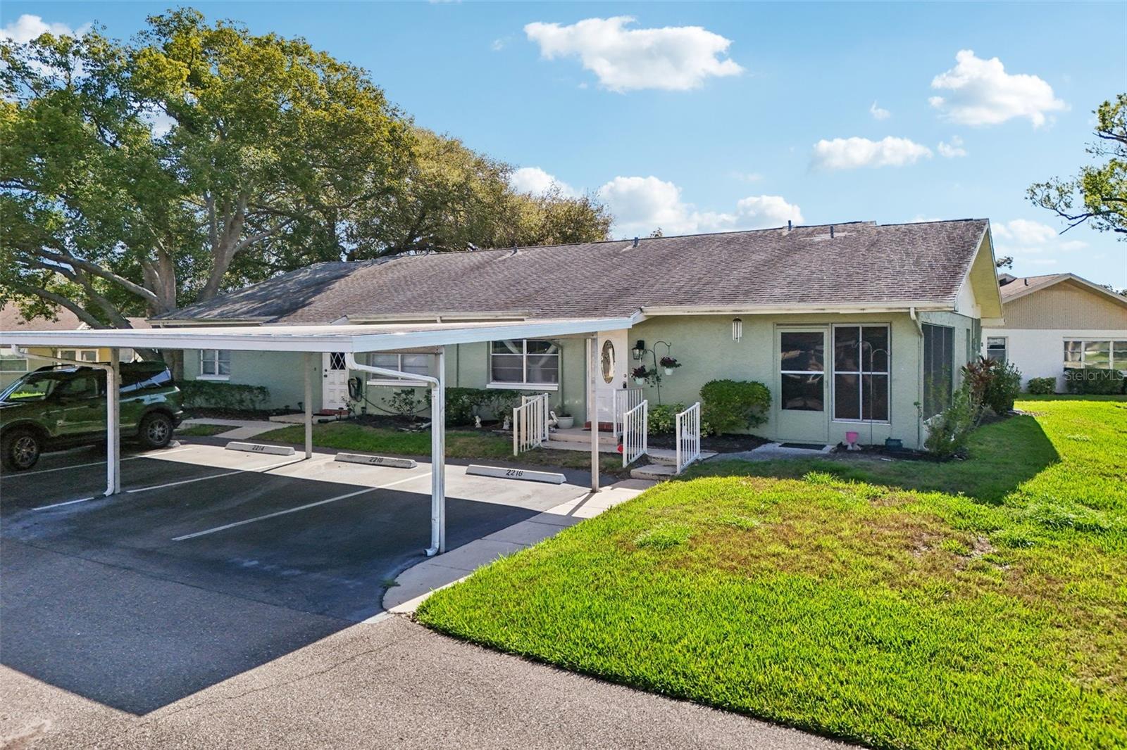 2216 GRENADIER DR, SUN CITY CENTER, FL, 33573