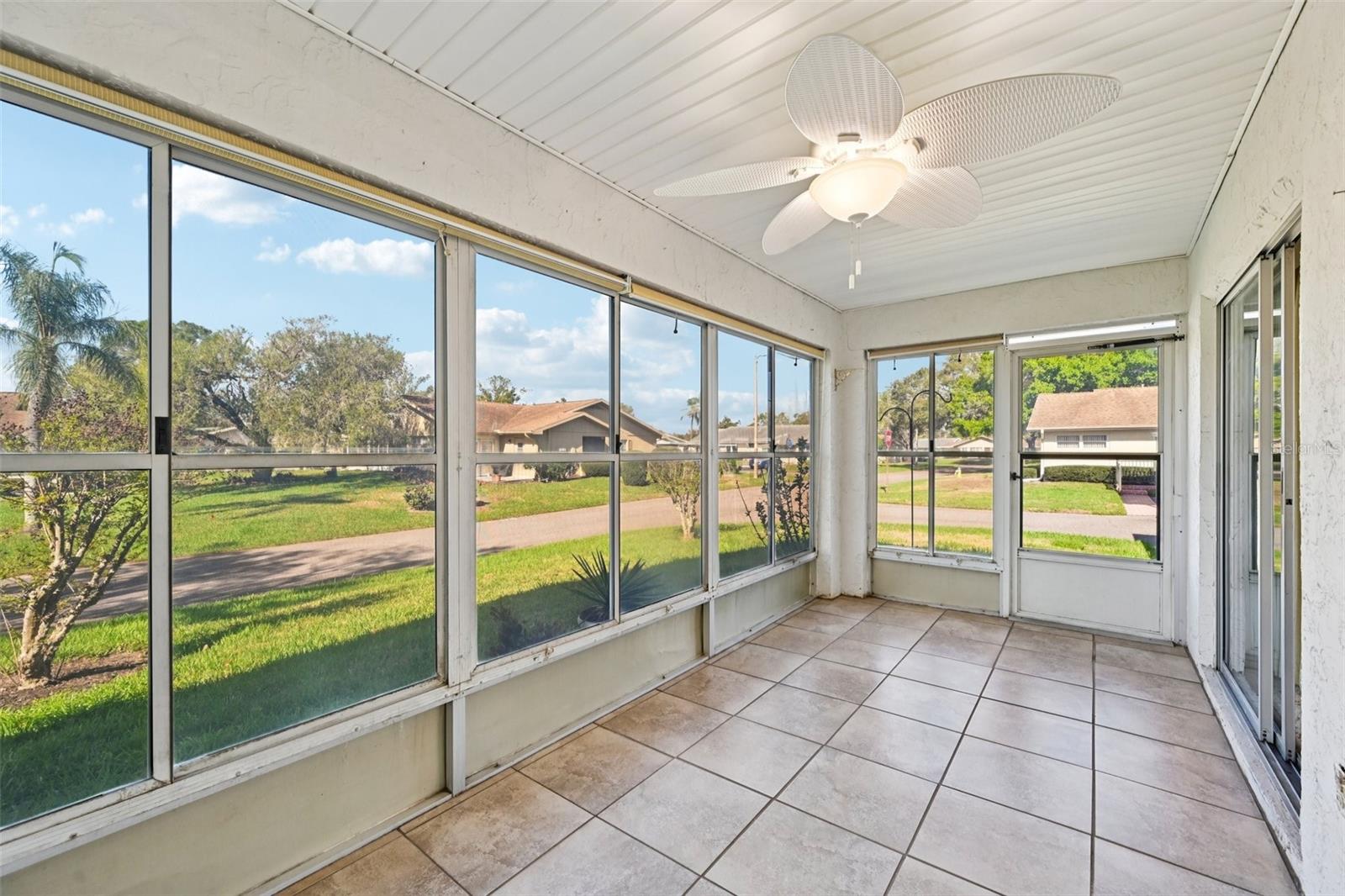 2216 GRENADIER DR, SUN CITY CENTER, FL, 33573