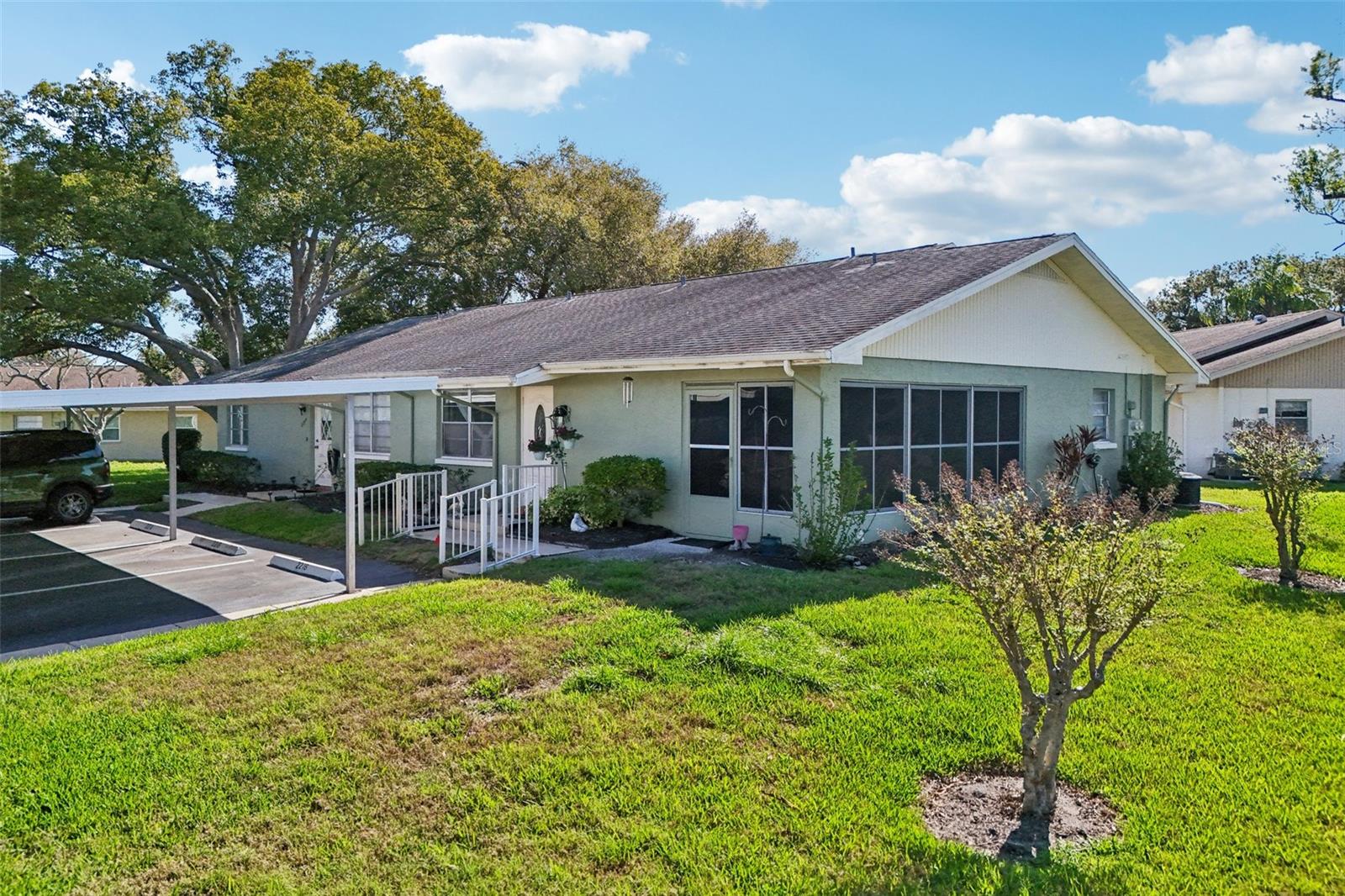2216 GRENADIER DR, SUN CITY CENTER, FL, 33573