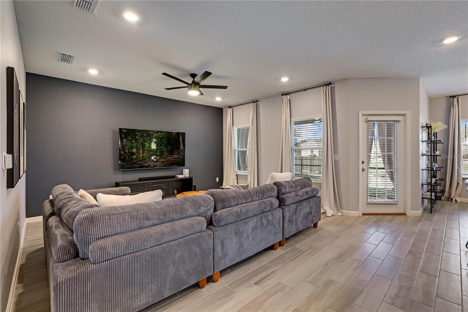 519 TYNES BLVD, MIDDLEBURG, FL, 32068