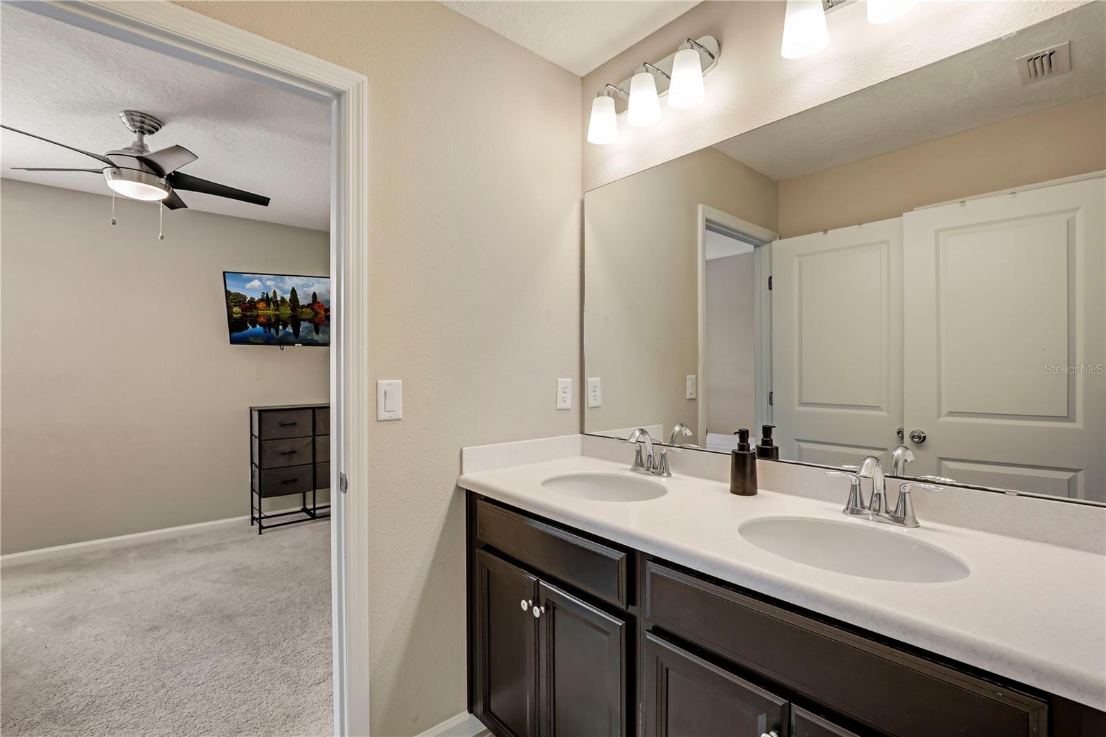 519 TYNES BLVD, MIDDLEBURG, FL, 32068